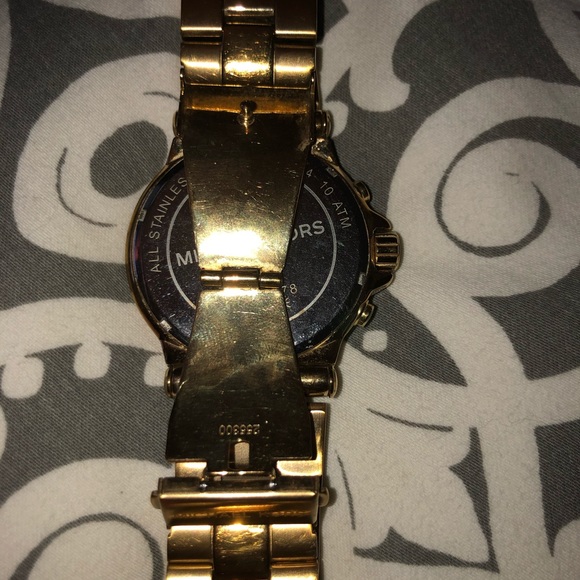 Michael Kors Gold Watch - Picture 5 of 7